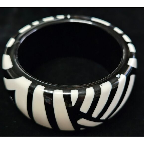Mod Black and White Wide Acrylic Bangle Bracelet - Picture 2 of 4